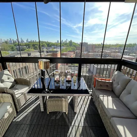 Beautiful Luxury With Skyline Apartment *