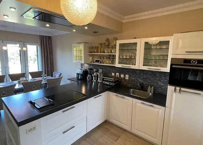 Beautiful Luxury With Skyline